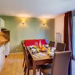 Vacanceole - Les Balcons D'aix 2*